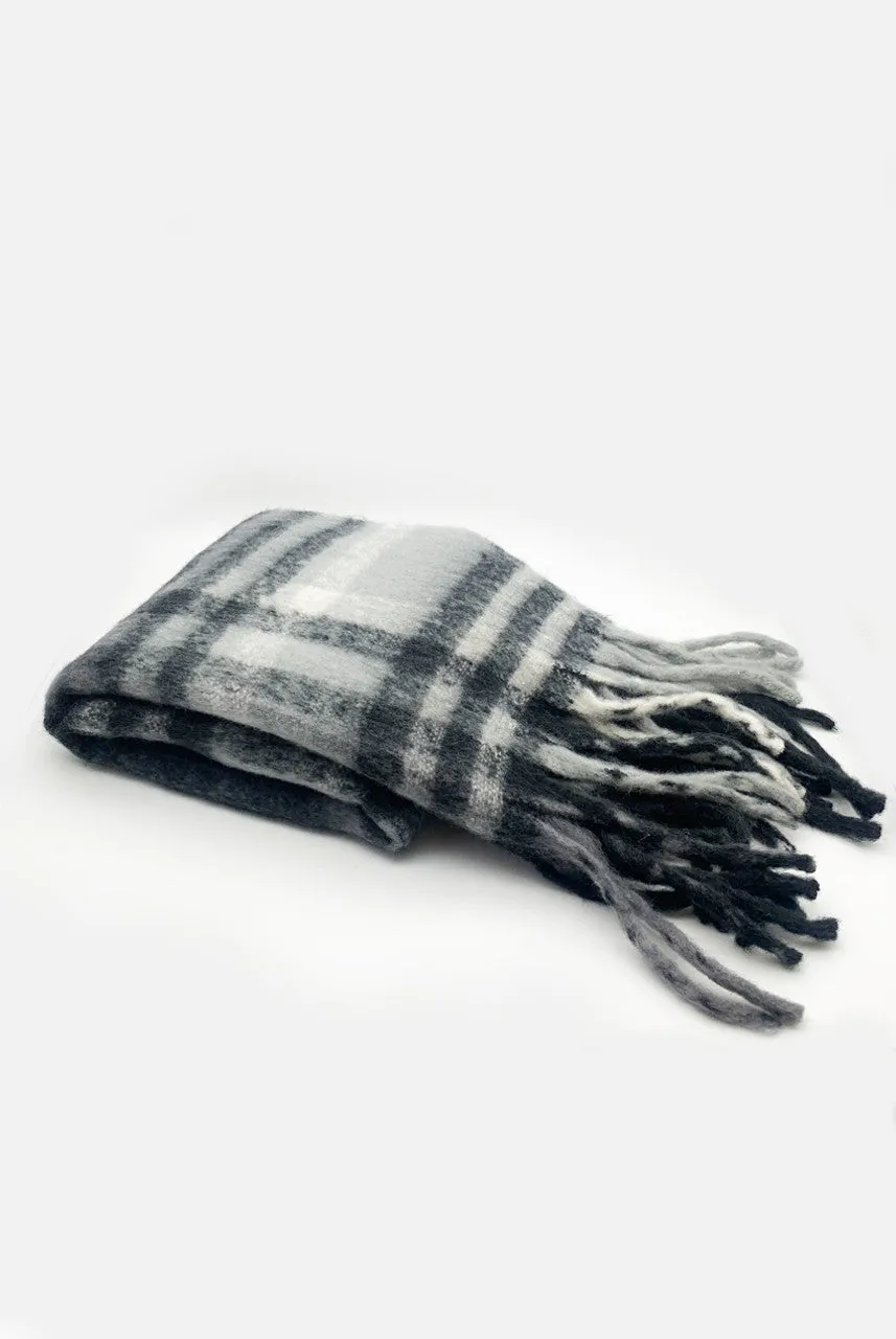 Black Checkered Chunky Scarf