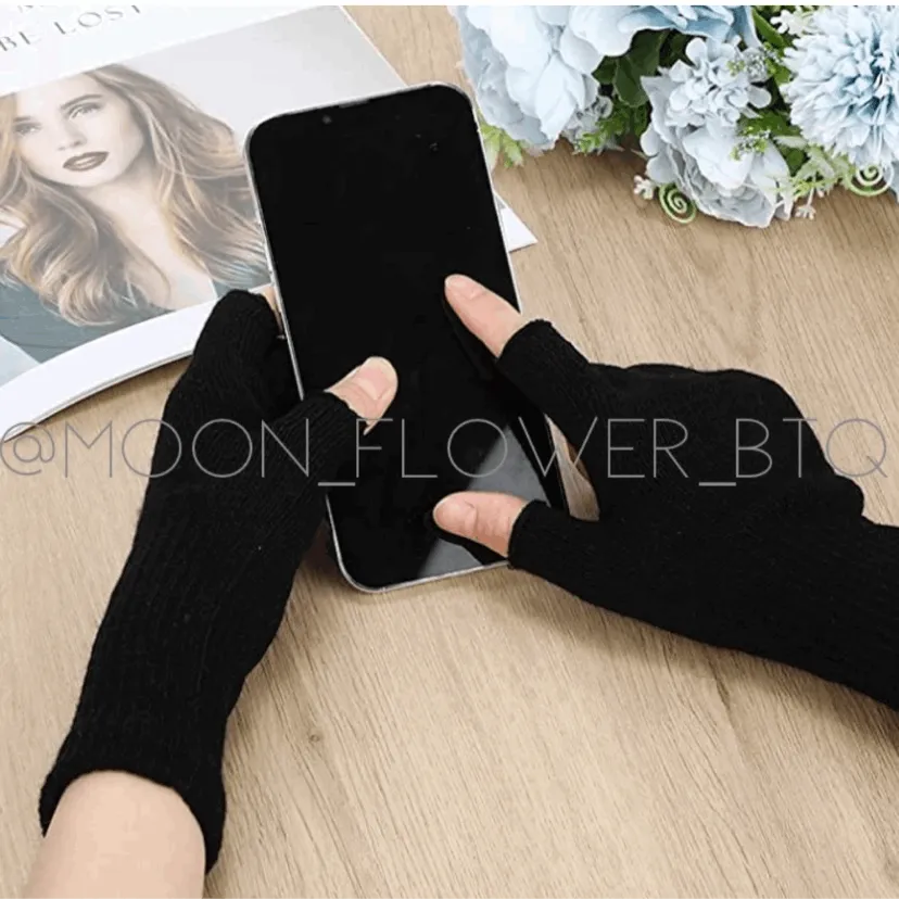 Black Stretchy Fingerless Winter Gloves