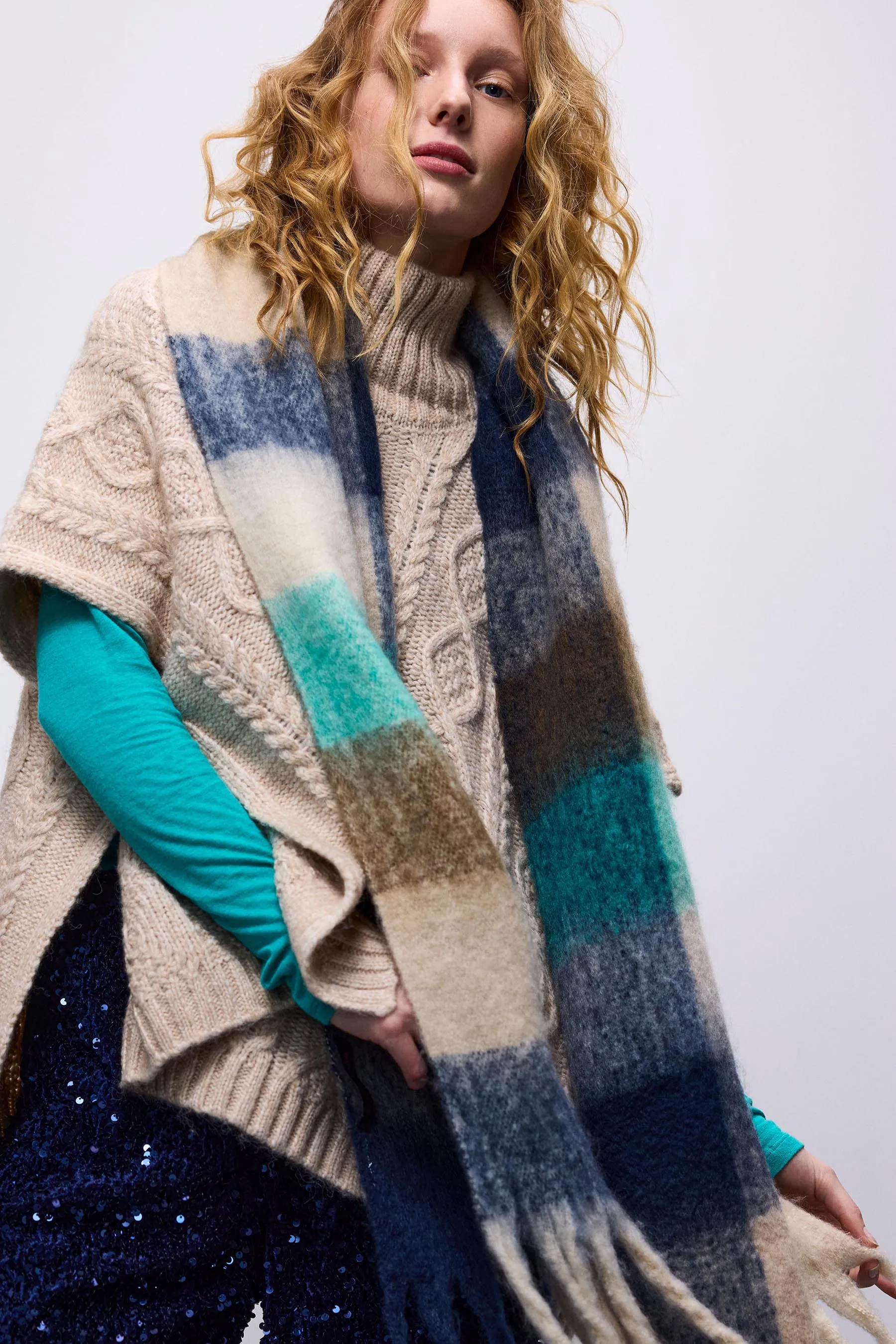 Check Woven Scarf in Multi