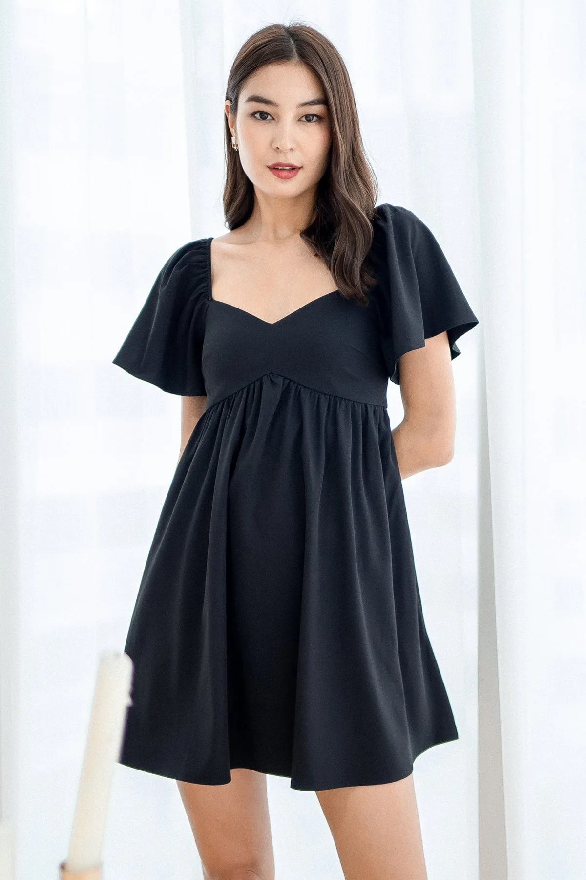 FIOERA FLUTTERS DRESS IN BLACK