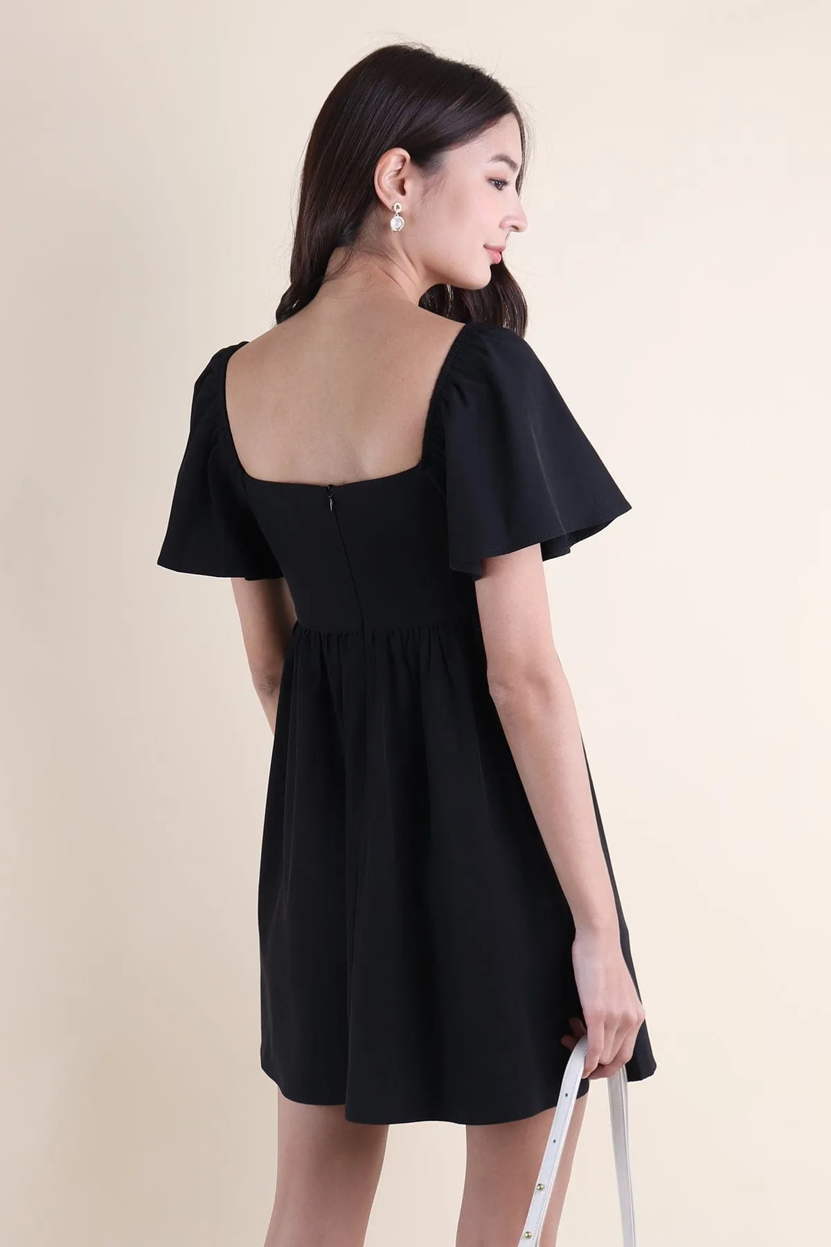 FIOERA FLUTTERS DRESS IN BLACK