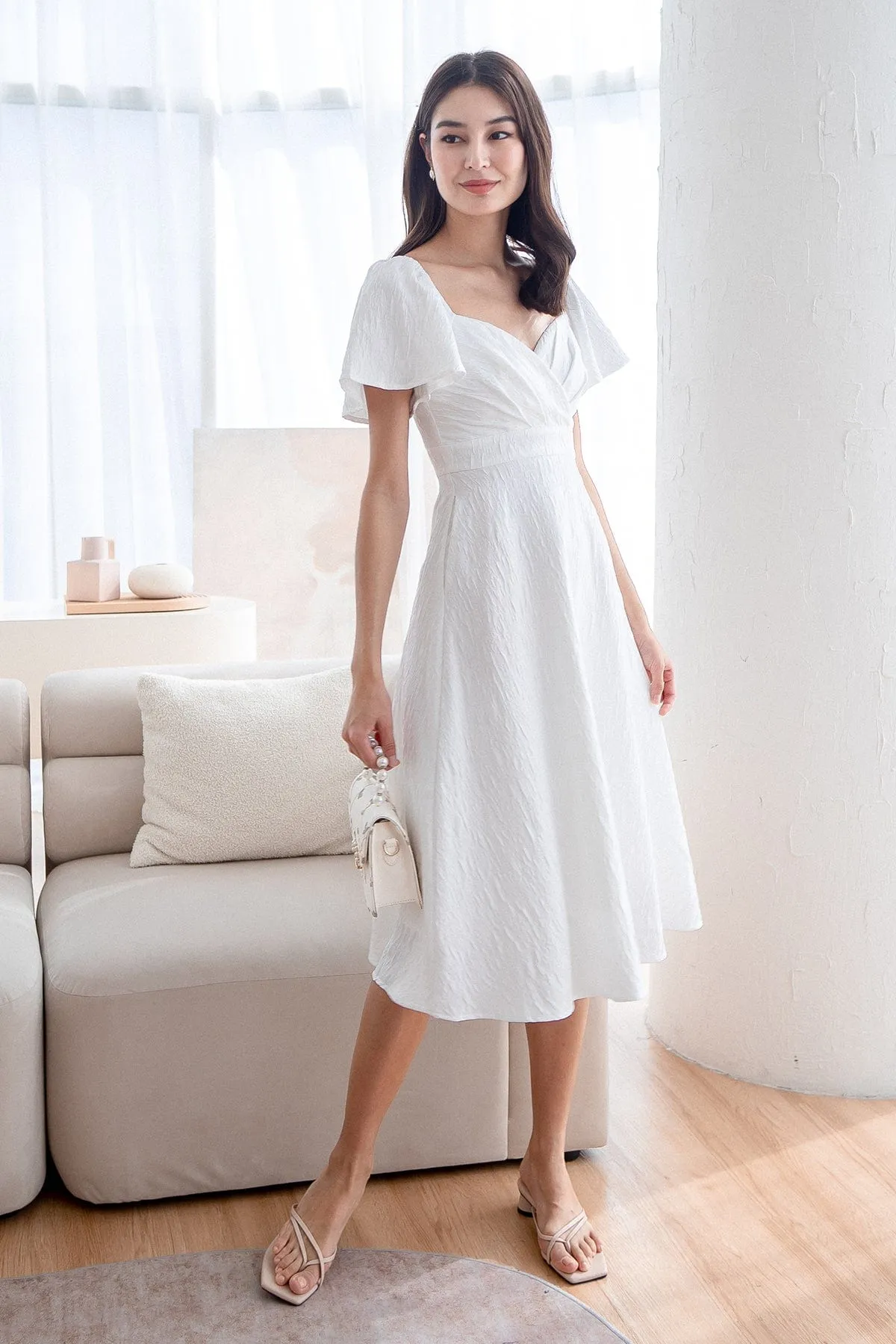 FIORA SLEEVE MIDAXI DRESS IN WHITE