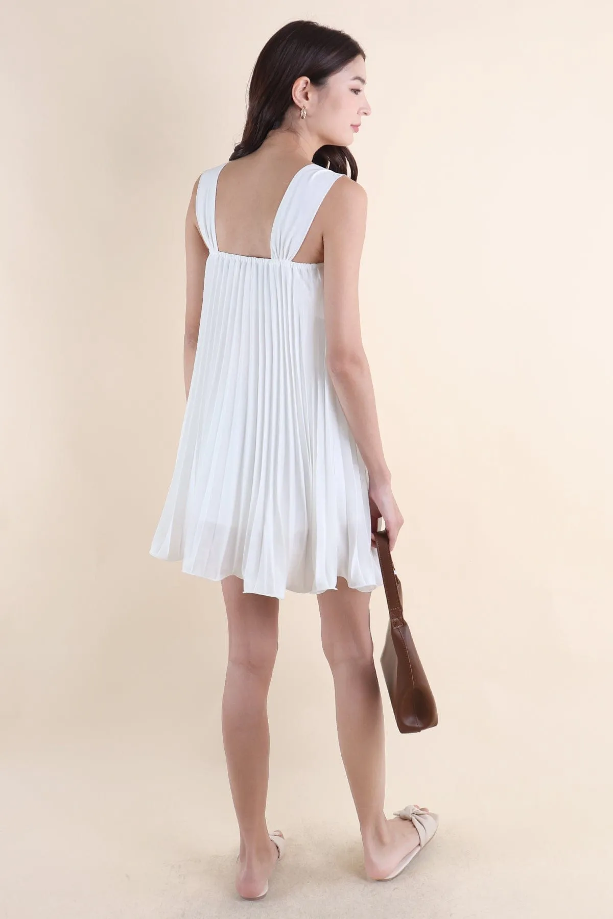 GRANDEUR PLEATED DRESS IN WHITE