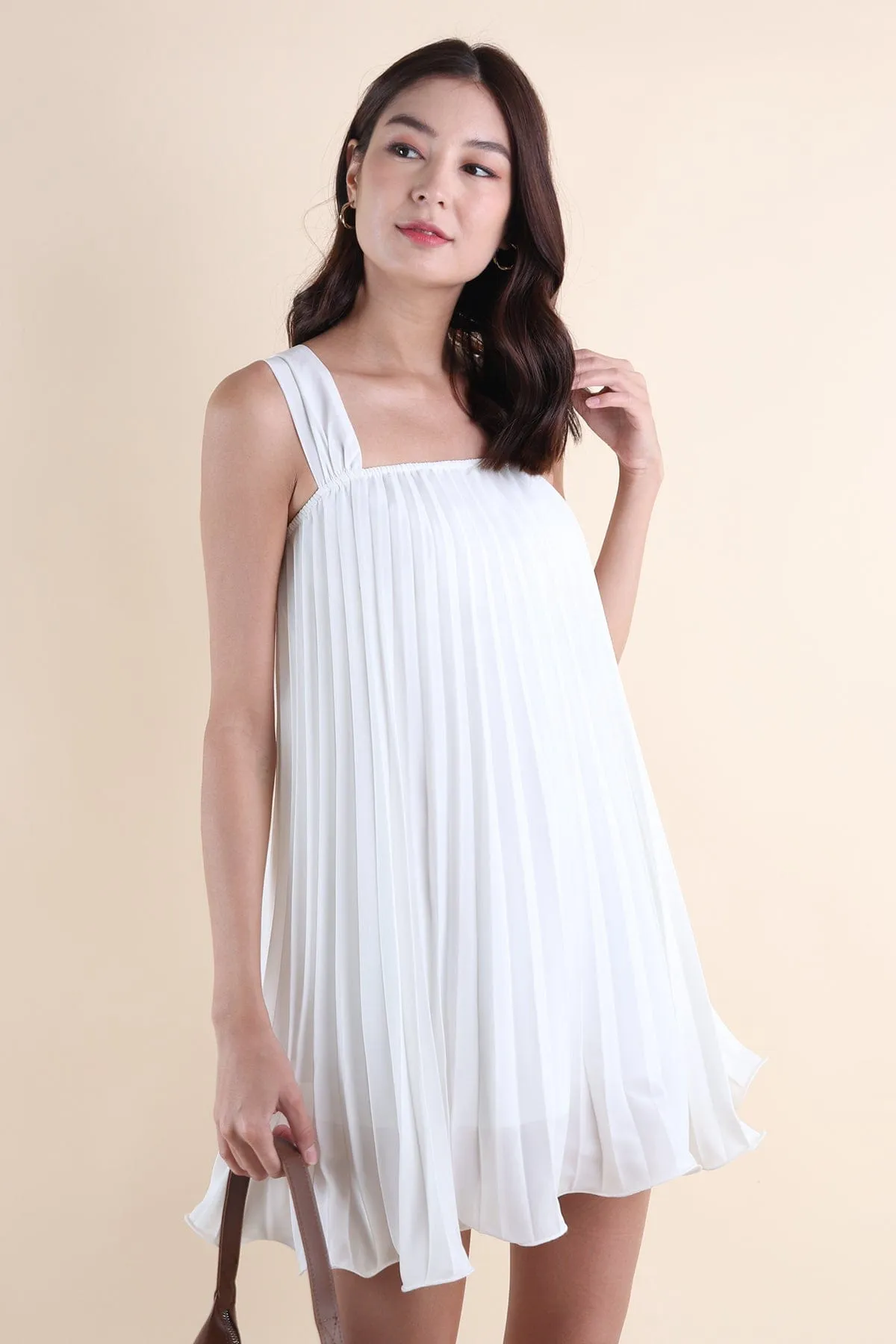 GRANDEUR PLEATED DRESS IN WHITE