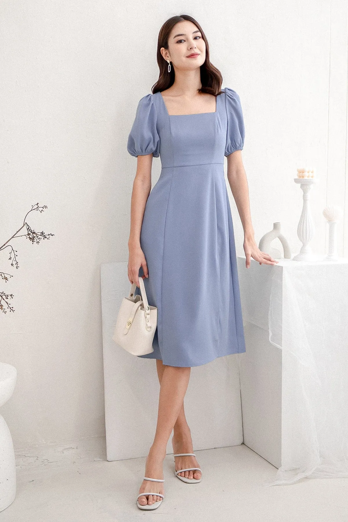 JANELYN SLEEVE MIDI DRESS IN BLUE