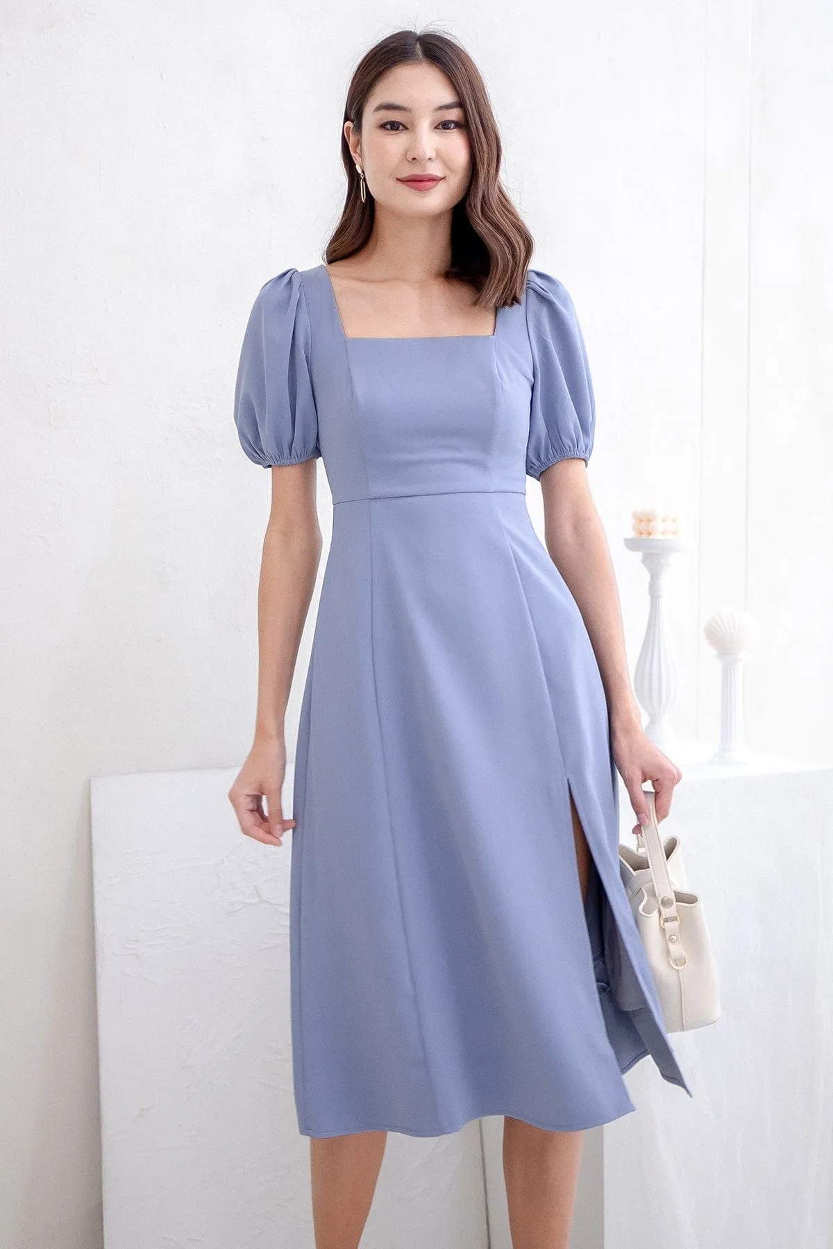 JANELYN SLEEVE MIDI DRESS IN BLUE