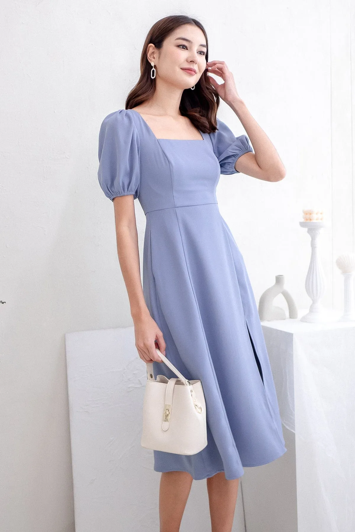 JANELYN SLEEVE MIDI DRESS IN BLUE