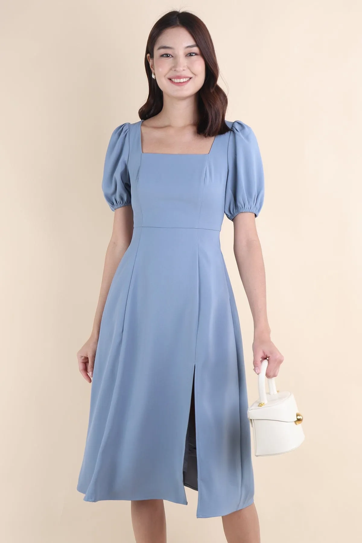 JANELYN SLEEVE MIDI DRESS IN BLUE