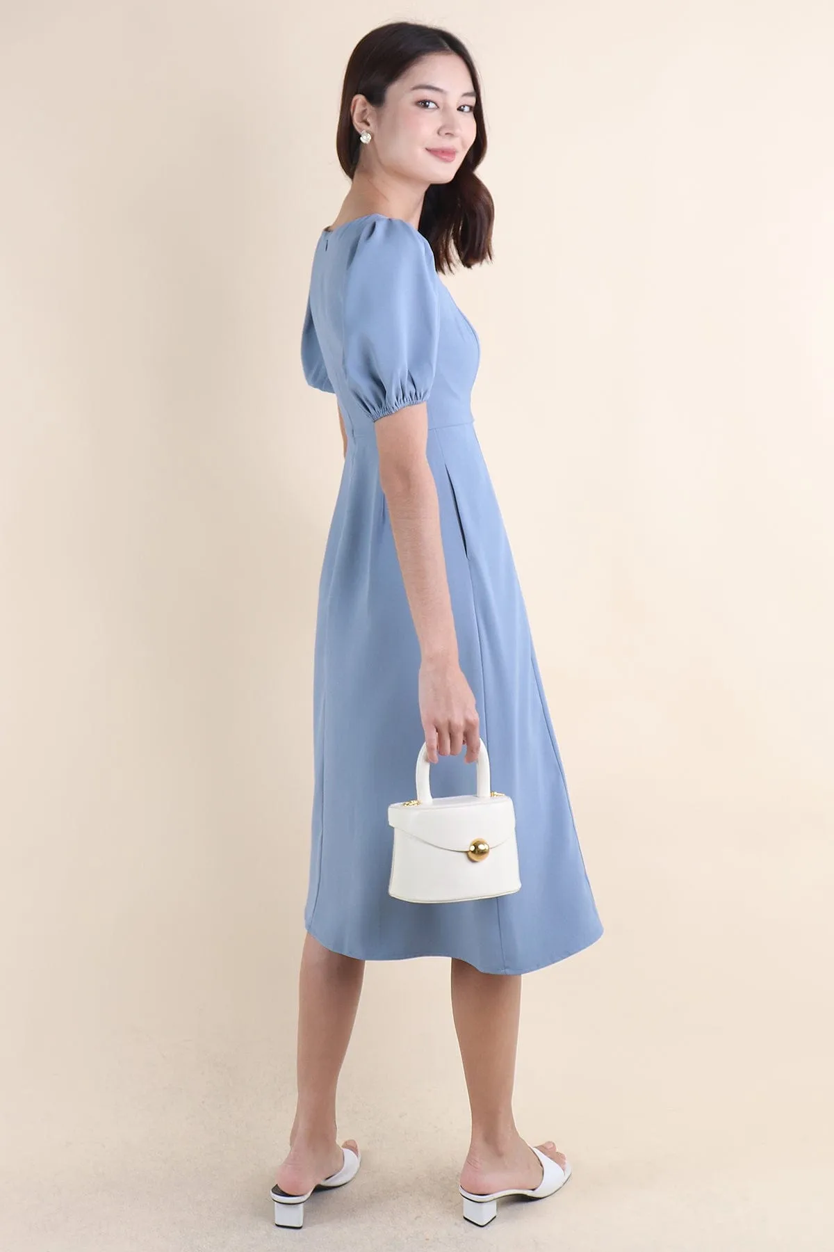 JANELYN SLEEVE MIDI DRESS IN BLUE