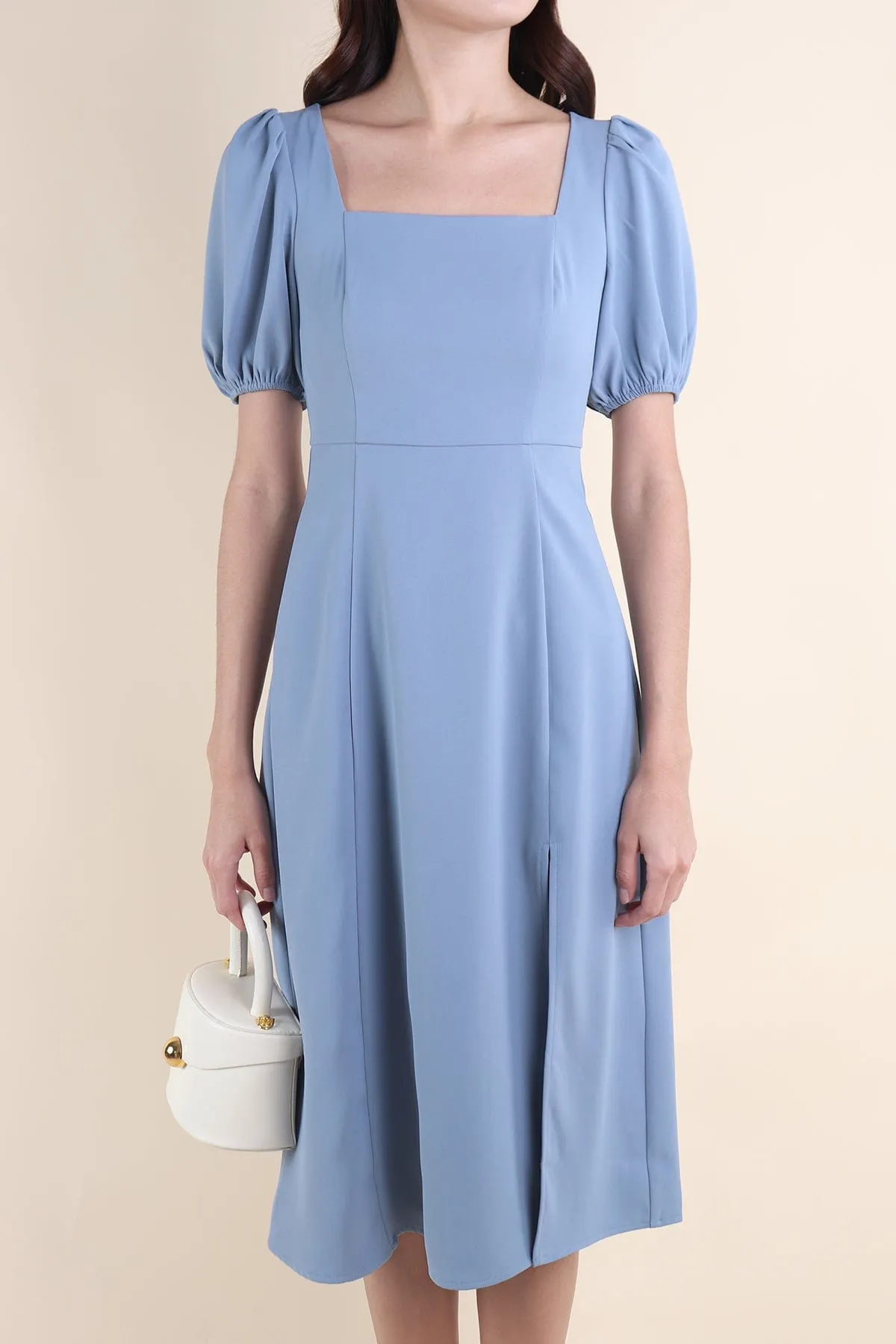 JANELYN SLEEVE MIDI DRESS IN BLUE