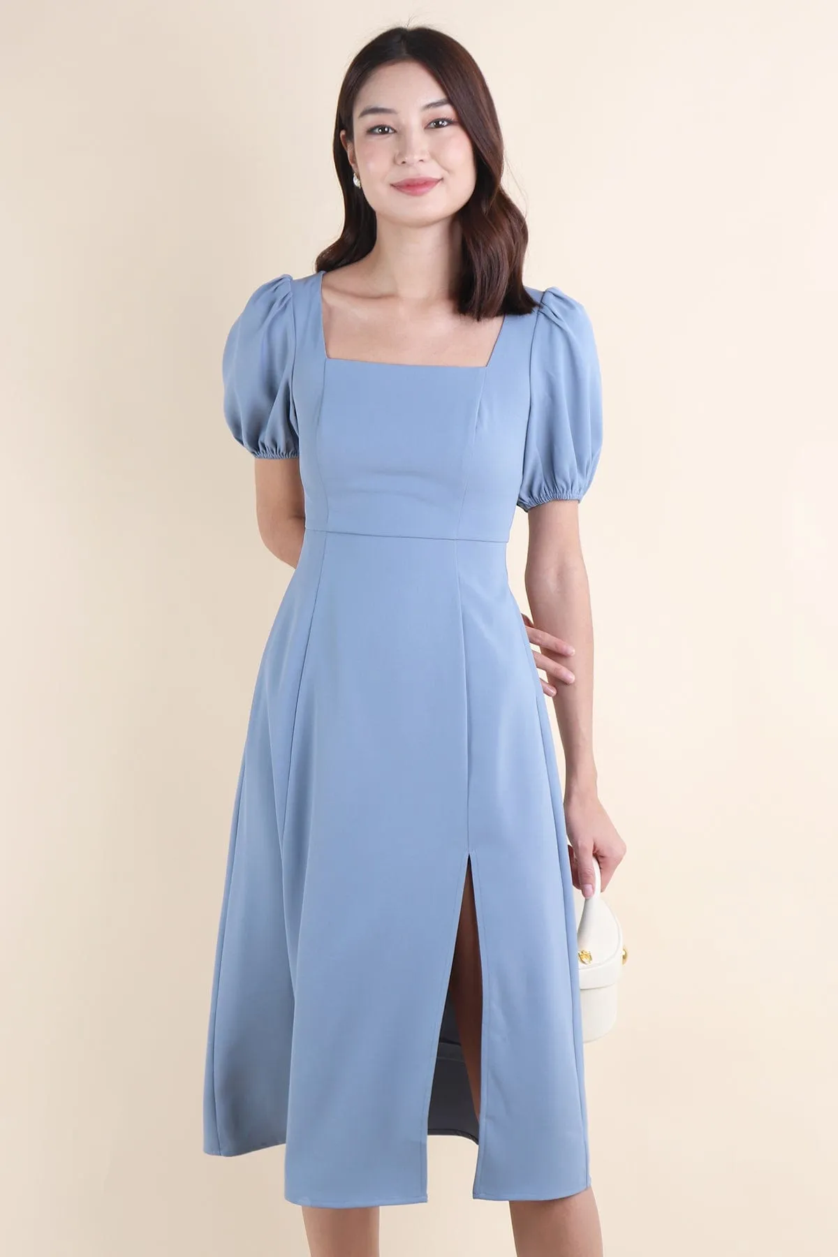 JANELYN SLEEVE MIDI DRESS IN BLUE