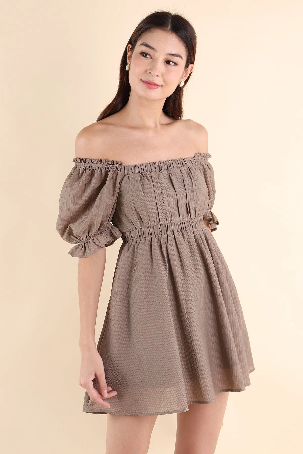 RICO PUFF SLEEVE DRESS IN MOCHA