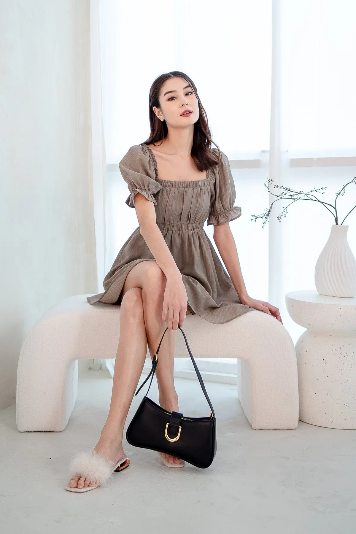 RICO PUFF SLEEVE DRESS IN MOCHA