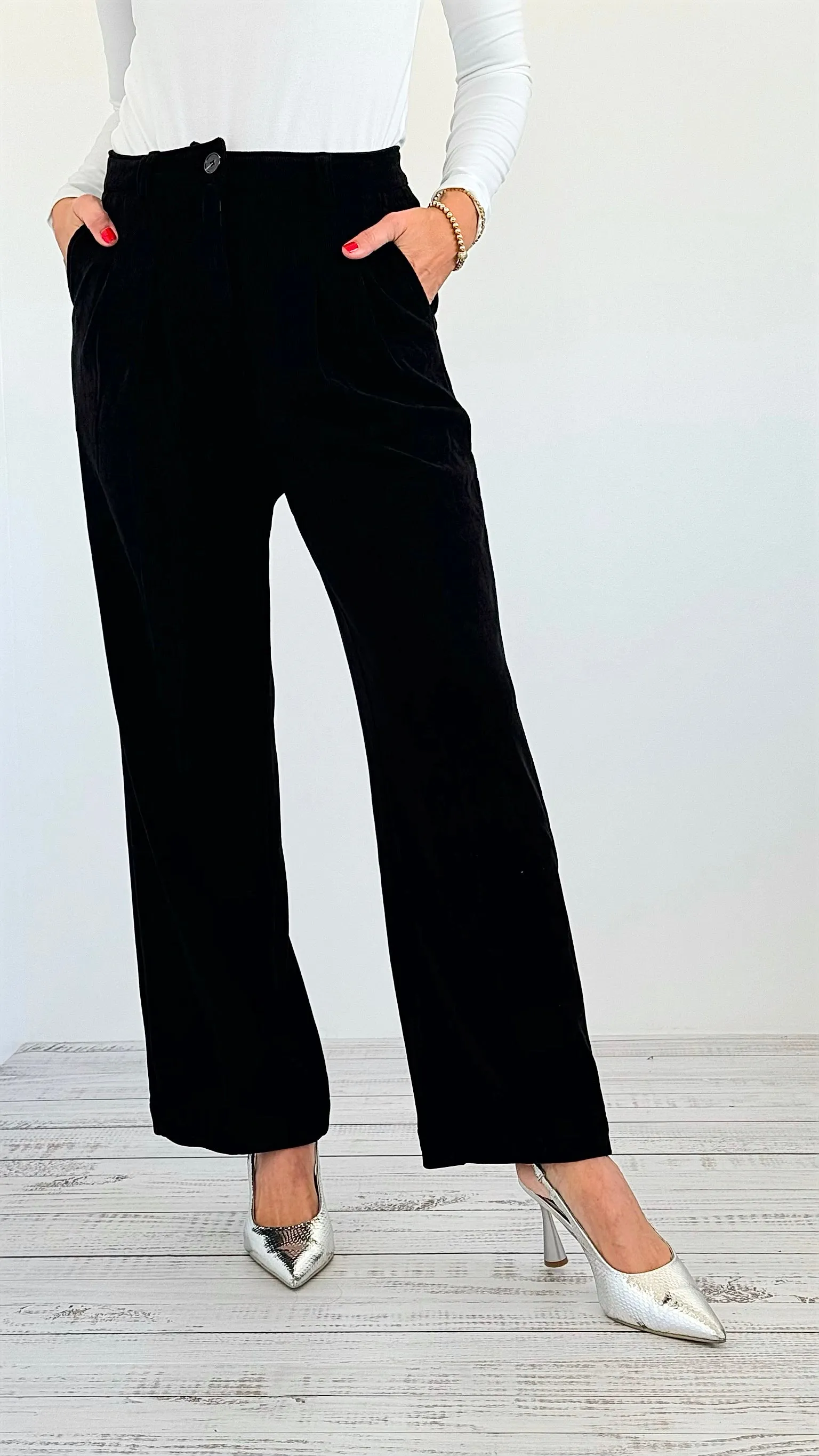 Velvet Aura Wide-Leg Pant